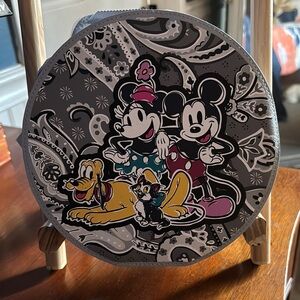 NWT Vera Bradley Mickey and Friends Round Cosmetic Bag